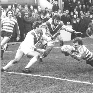 Alan Taylor dives over for a try at Keighley - Feb 21st 1982.