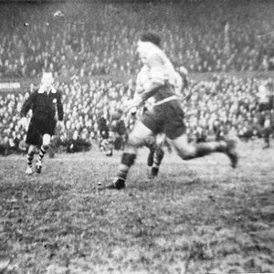 Joe Warham scores at Headingley - March 1st 1952.
