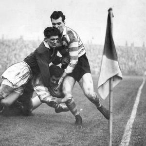 John Etty attempts to stop Brian Fallon from forcing Alan Davies into touch - Sep 19th 1956.