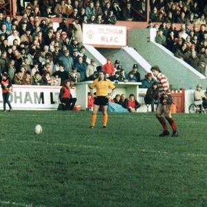 Mick Parrish goes for goal. Oldham v Leigh - Jan 8th 1984.