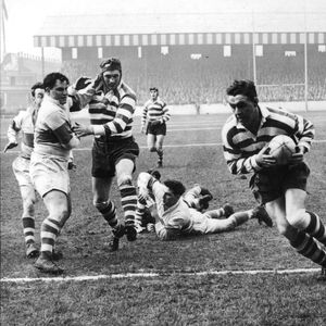 Ken Jackson goes for the line v Liverpool - April 4th 1959.