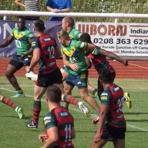 Oldham move the ball across to winger Mo Agoro at London Skolars - Aug 3rd 2014.