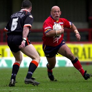Will Cowell prepares to take on Steele Wretchless - Feb 9th 2003.