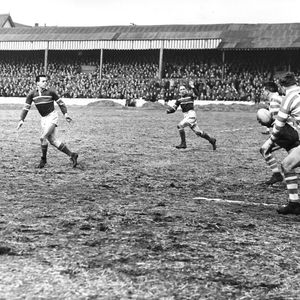 Ayres breaks through with Etty in support - March 22nd 1958.