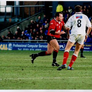 Steve Molloy on the charge v Salford - Aug 3rd 2003.