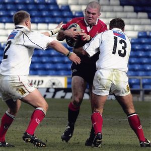 Darren Shaw takes on the Salford defence - Aug 3rd 2003.