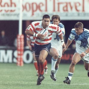 Mike Neal breaks clear v Sheffield. Last senior match at Watersheddings - Aug 25th 1996.