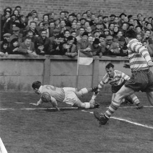 Jack Keith cant prevent the first of three tries for Ken Large - May 2nd 1959.