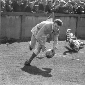 Another try for Ken Large in the top 4 play off match - May 2nd 1959.