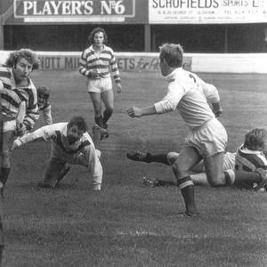 Kevin Taylor cuts through the Saints defence - Dec 8th 1973.