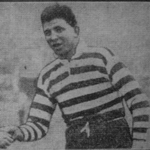 Bob Sloman at the coin toss with Wakefields Jony Parkin and referee, Mr. Horsfall of Batley - April 2nd 1927.