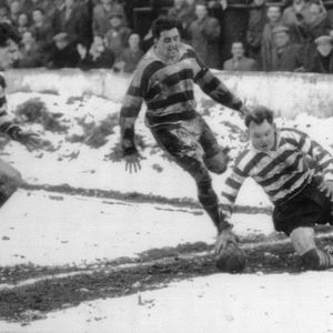 Frank Stirrup toches down at a snowy Watersheddings v Widnes - Feb 16th 1957.