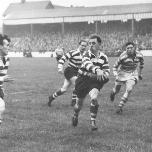 Frank Stirrup looks to give Terry O’Grady a reverse pass with Billy Mitchell in support - Aug 15th 1953.