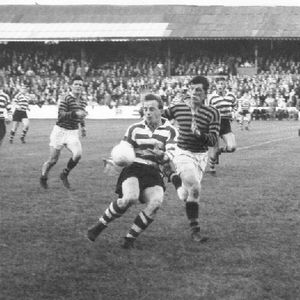 Vince Nestor about to receive the ball v York - Aug 28th 1961.