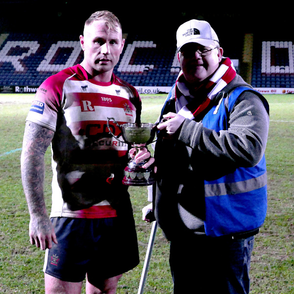 Danny Langtree receiving the Heritage Trust Trophy in 2020